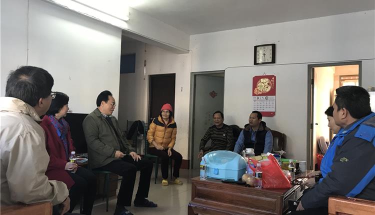 真切關(guān)懷暖心窩--省旅控集團開(kāi)展春節走訪(fǎng)慰問(wèn)活動(dòng)