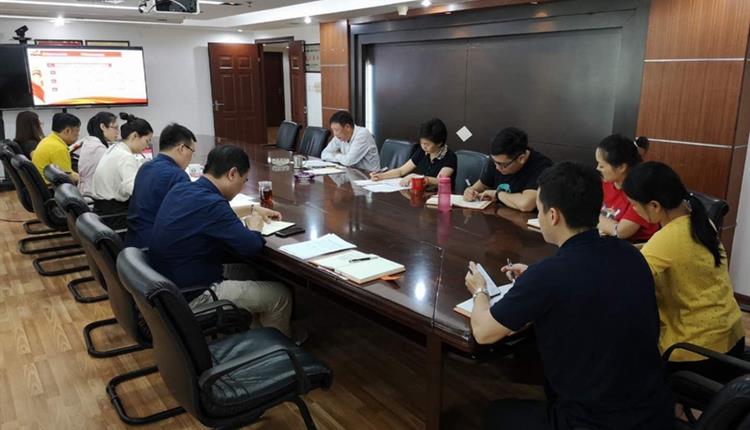 黨委書(shū)記強調：貫徹落實(shí)中央文件精神，不斷加強黨的政治
